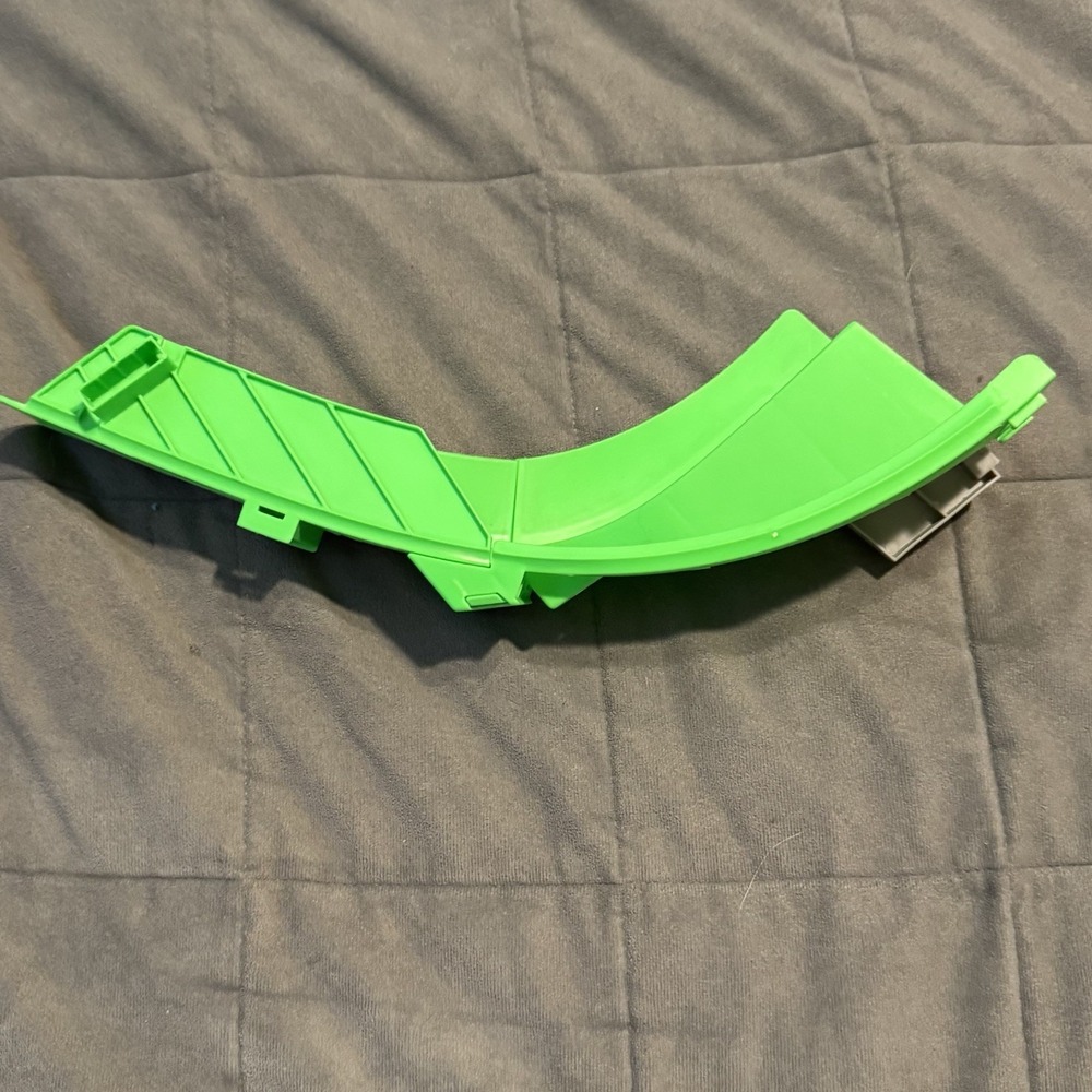 Hot Wheels Action Power Shift Raceway Track Replacement Part Green Ramp Flames - Picture 3 of 4